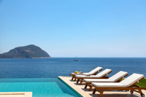 Villa Kalamar Waters Edge 1-infinity pool